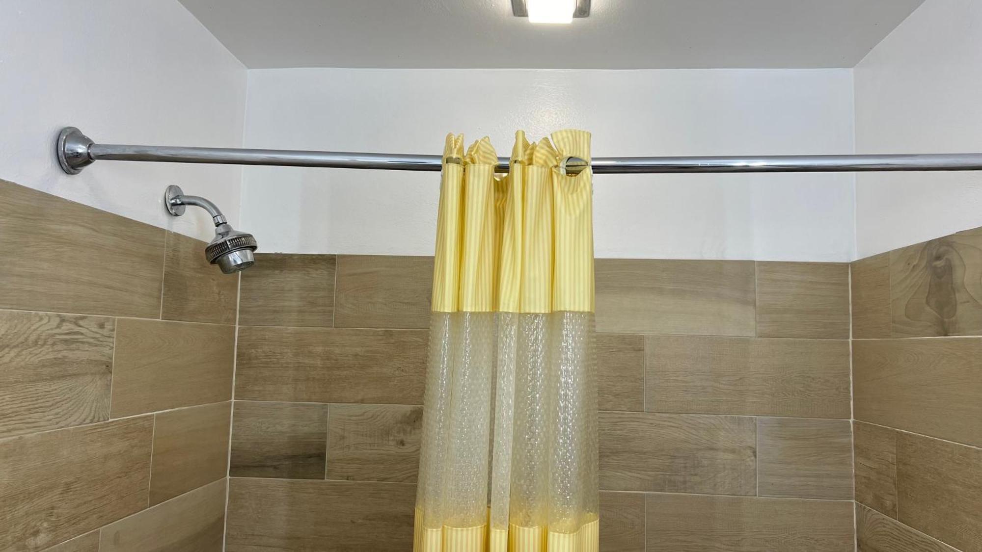 Relax Inn Алтуна Екстериор снимка