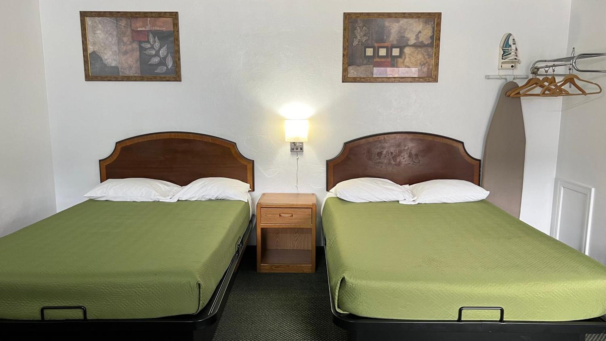 Relax Inn Алтуна Екстериор снимка