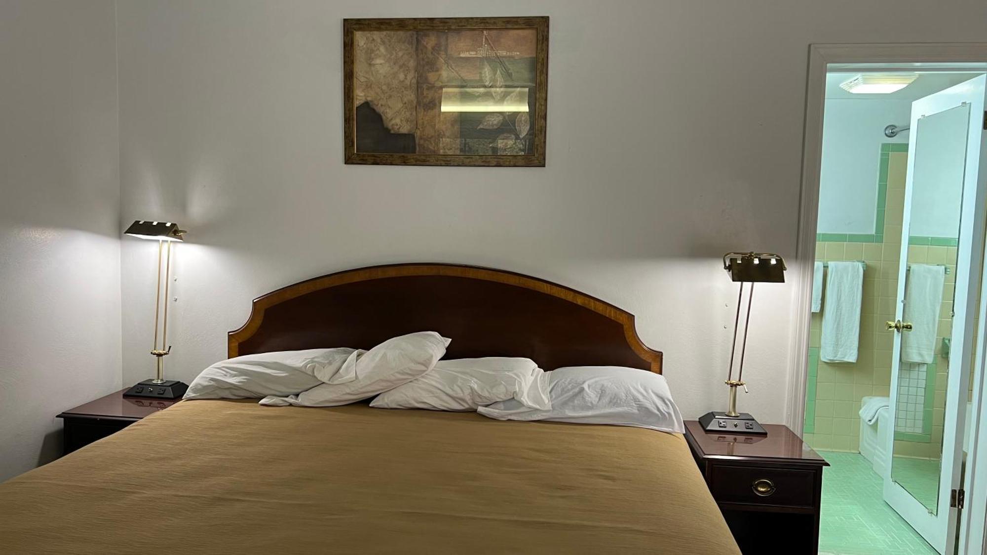 Relax Inn Алтуна Екстериор снимка